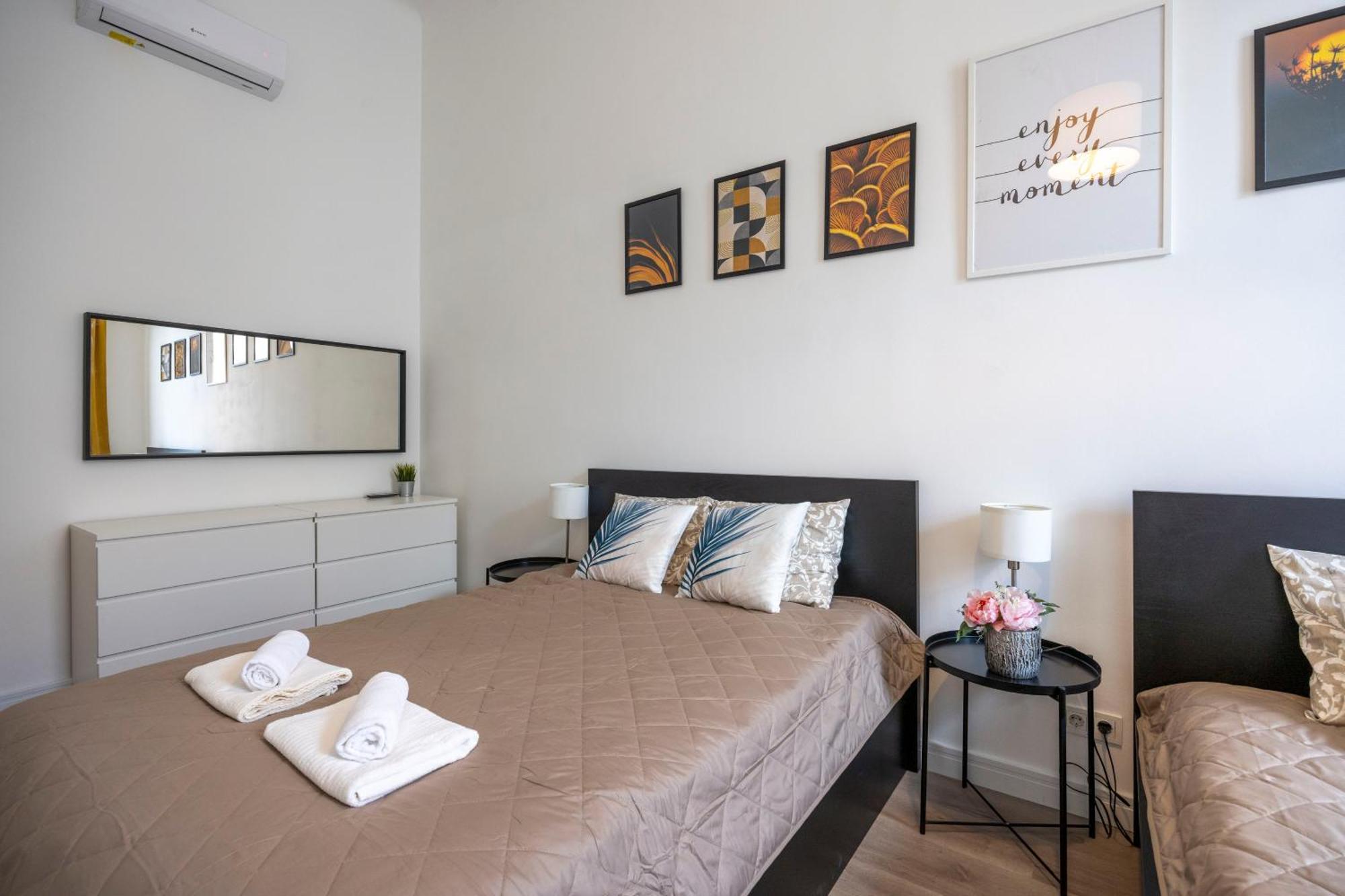 Spacious Cozy Home With 4Bedroom In The Heart Of Bp Budapeşte Dış mekan fotoğraf