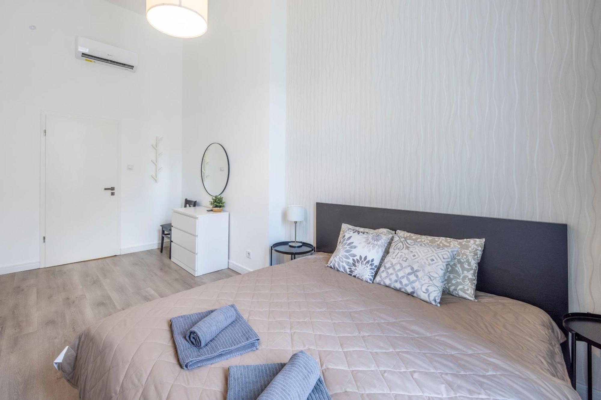 Spacious Cozy Home With 4Bedroom In The Heart Of Bp Budapeşte Dış mekan fotoğraf
